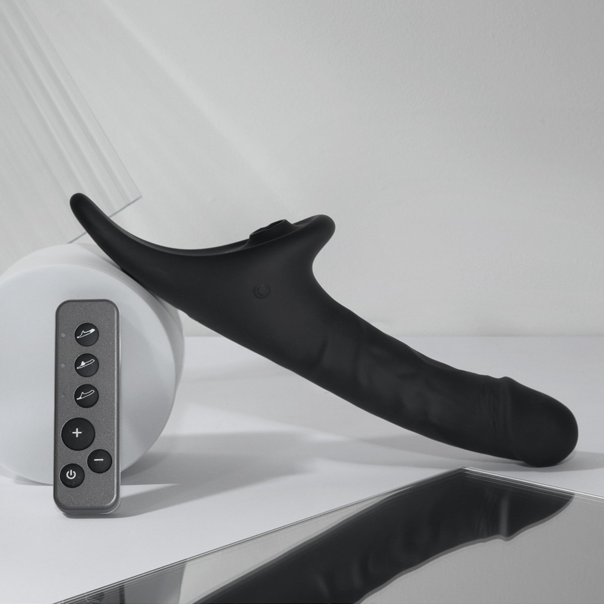 Strap On Me – Multi Orgasm Realistic Dildo – M – Black Tr