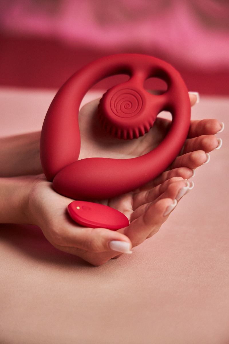 SVibe Snail GIZI Duo Couples Stimulator – Burgundy