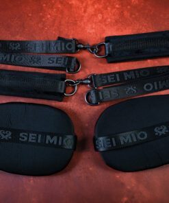 Sei Mio – Strait Talking – Mitten/Straight Jacket Set