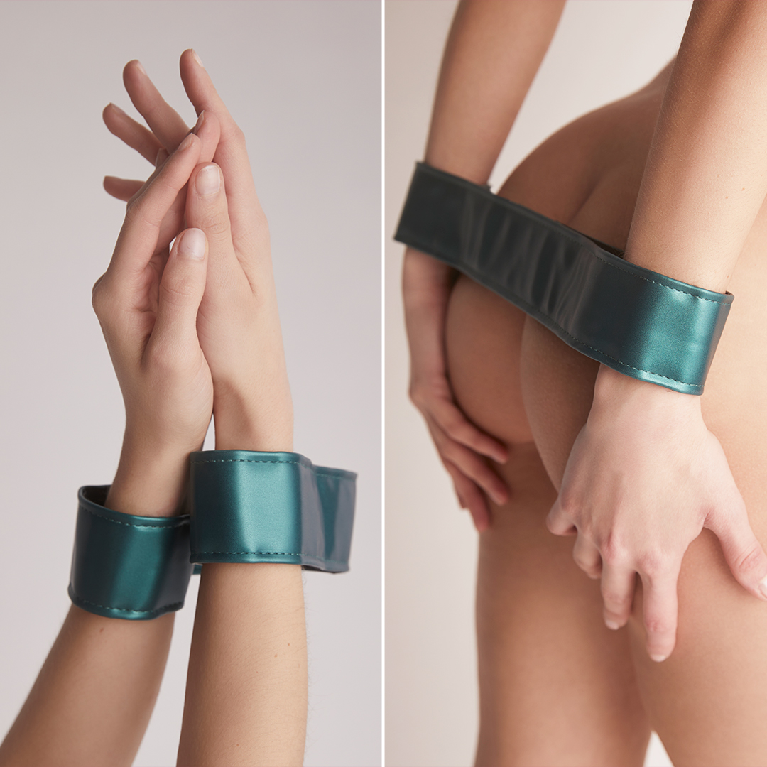 Strap On Me – Leatherette Harness Curious – Metallic Green